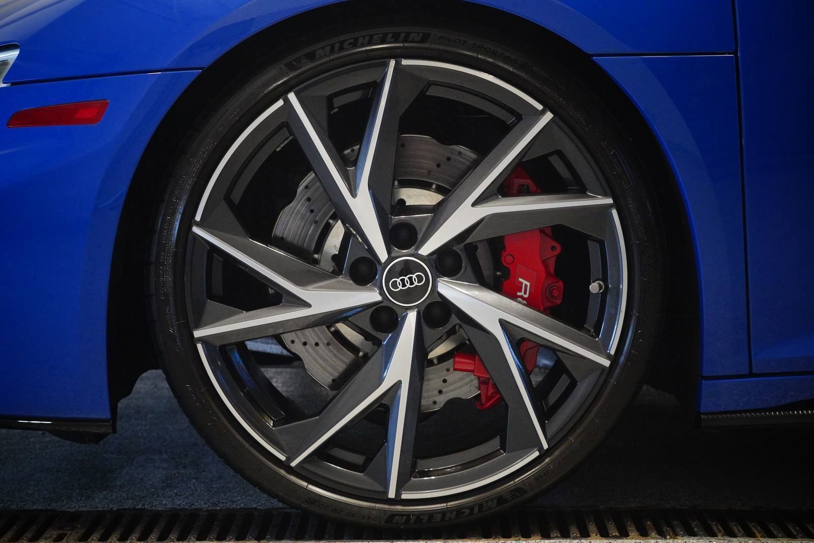 Used 2023 Audi R8 V10 performance image 12