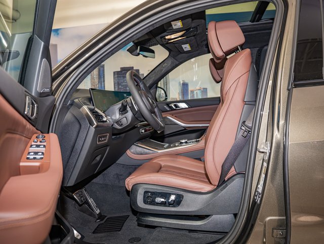 Used 2026 BMW X7 M60i w/ M Sport Professional Package AWD/4WD image 20