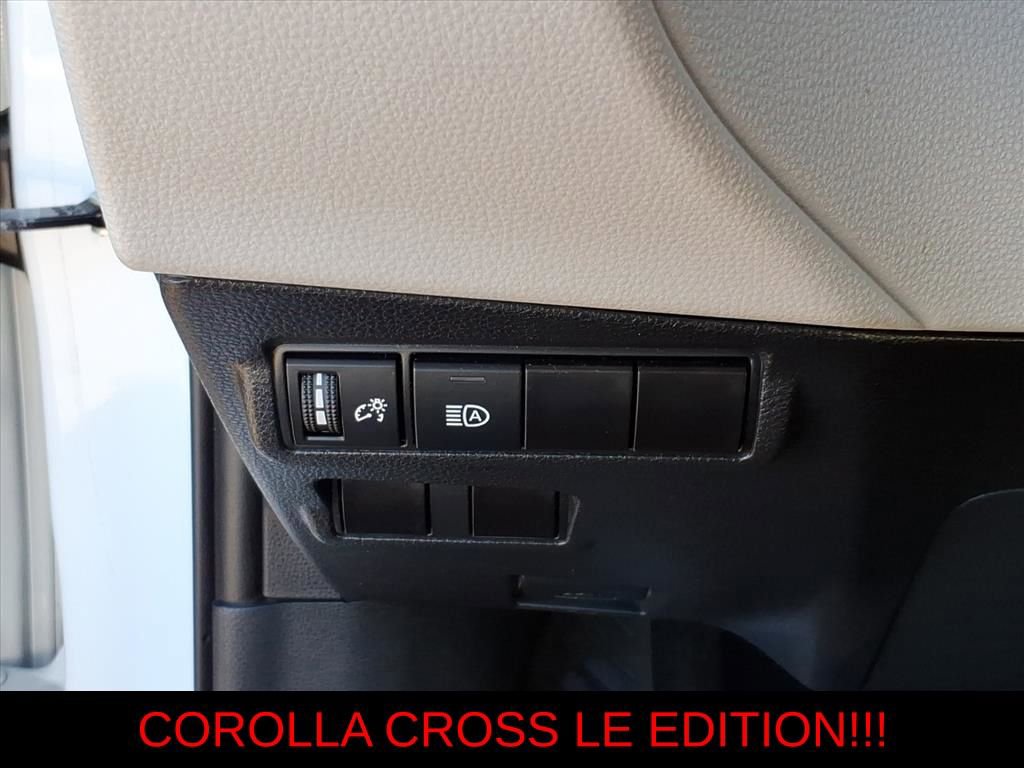 Used 2023 Toyota Corolla Cross LE w/ Moonroof Package image 18