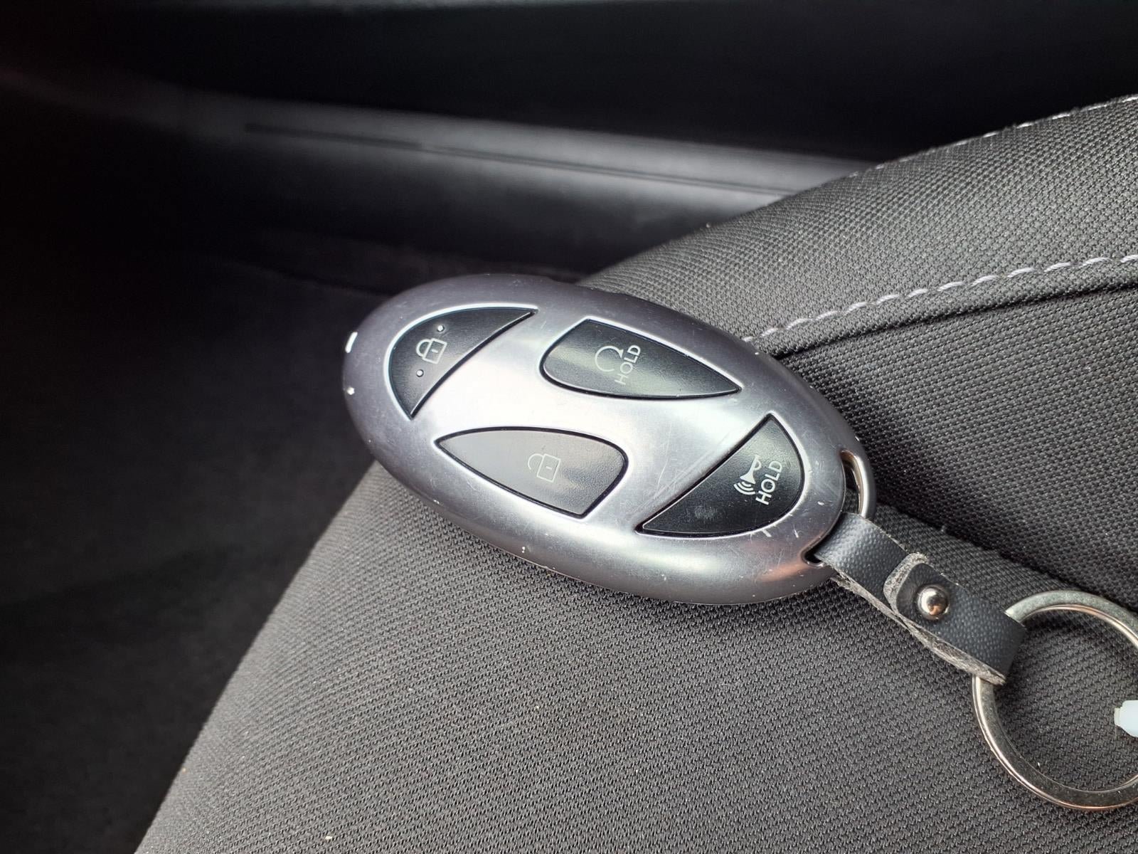 Used 2025 Hyundai Elantra Sport FWD image 13