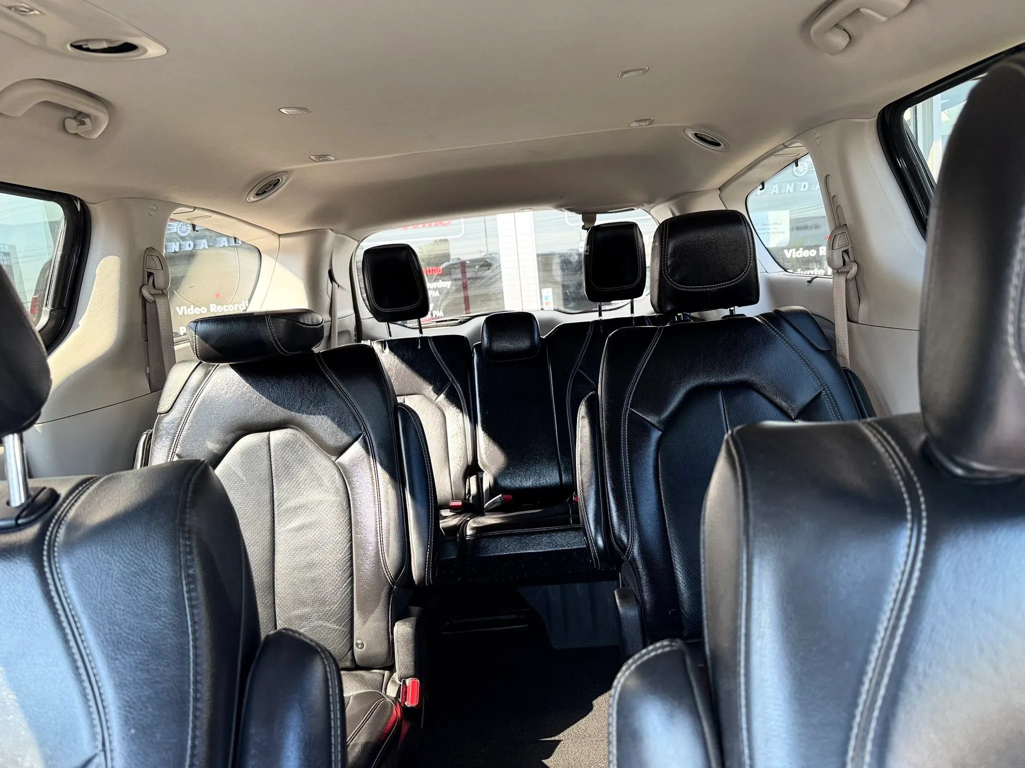 Used 2022 Chrysler Pacifica Touring-L FWD image 24