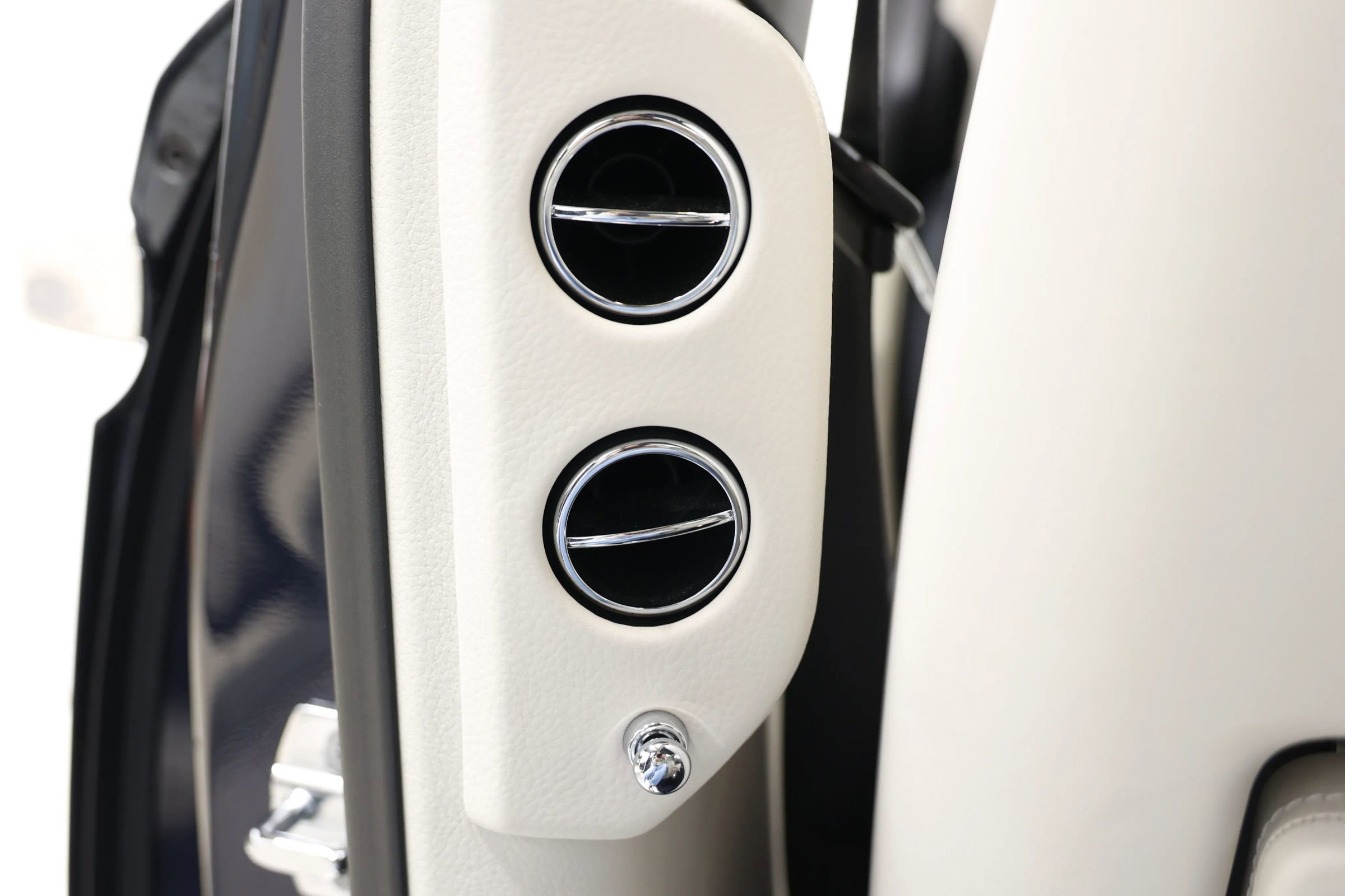 Used 2015 Rolls-Royce Ghost image 70