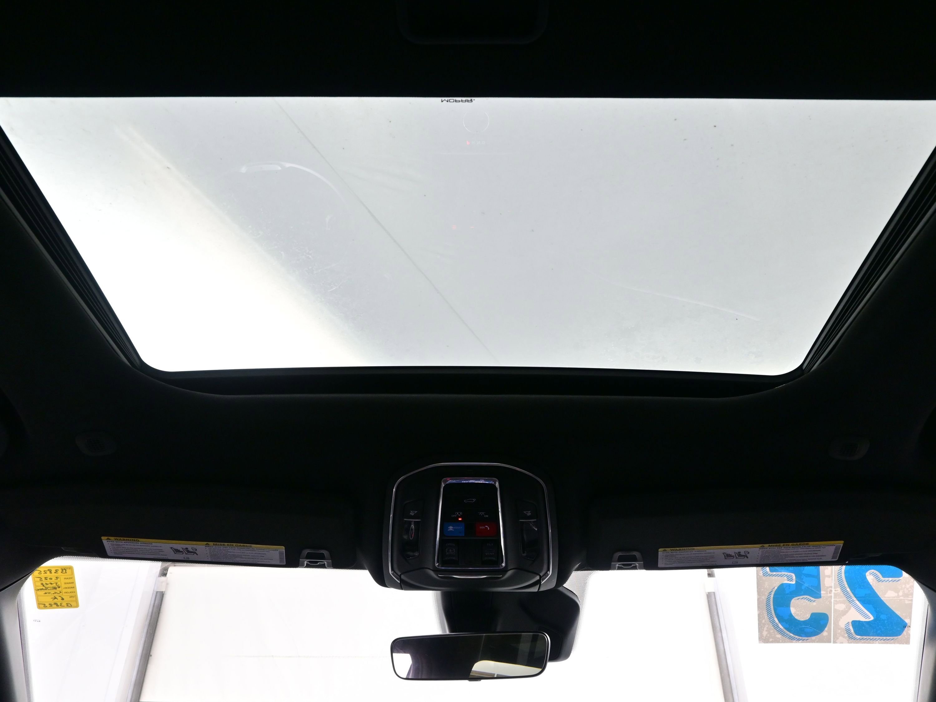 Used 2025 Jeep Grand Cherokee Laredo X w/ Luxury Tech Group I image 19