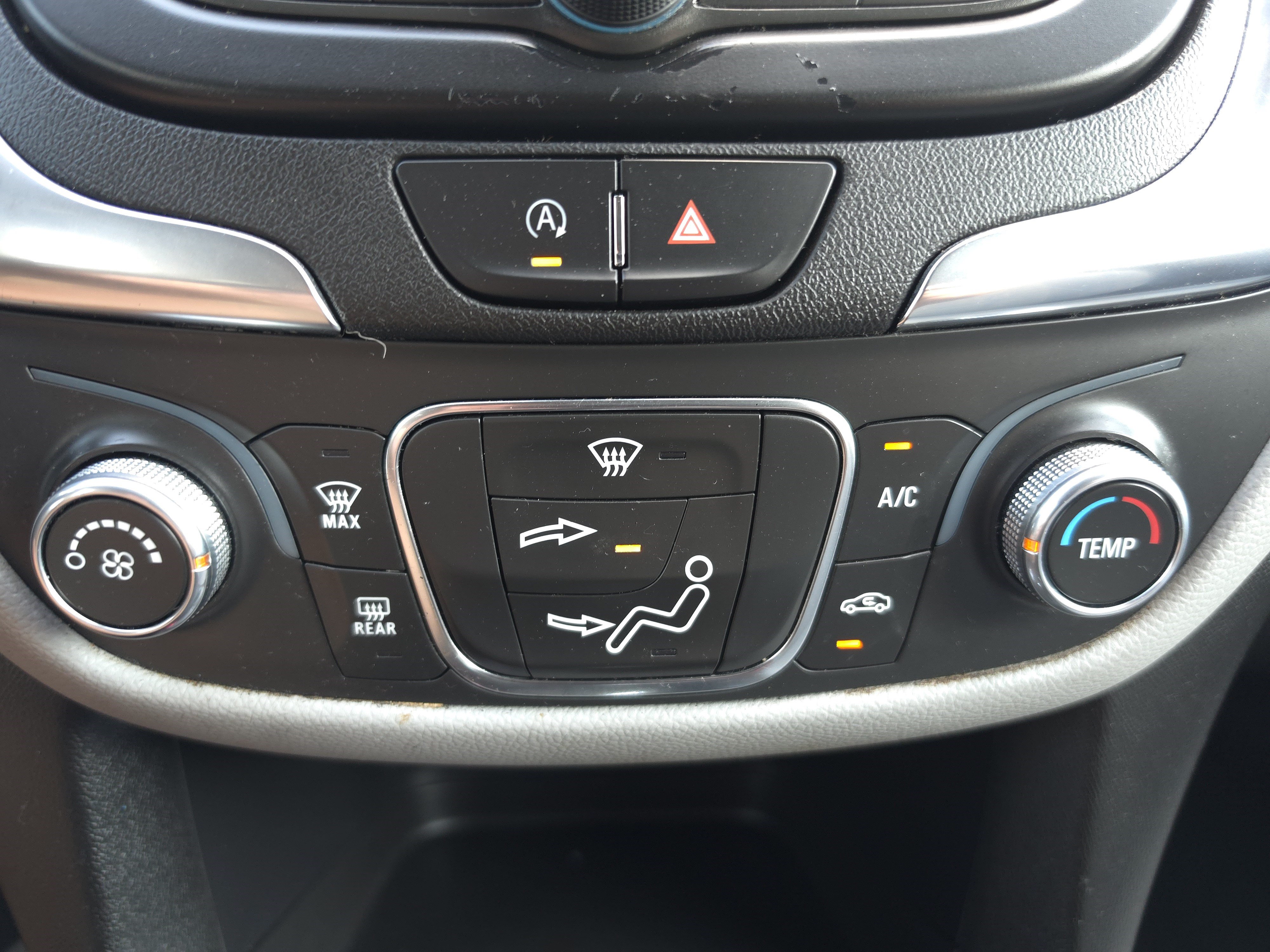 Used 2022 Chevrolet Equinox LS w/ LS Convenience Package FWD image 23