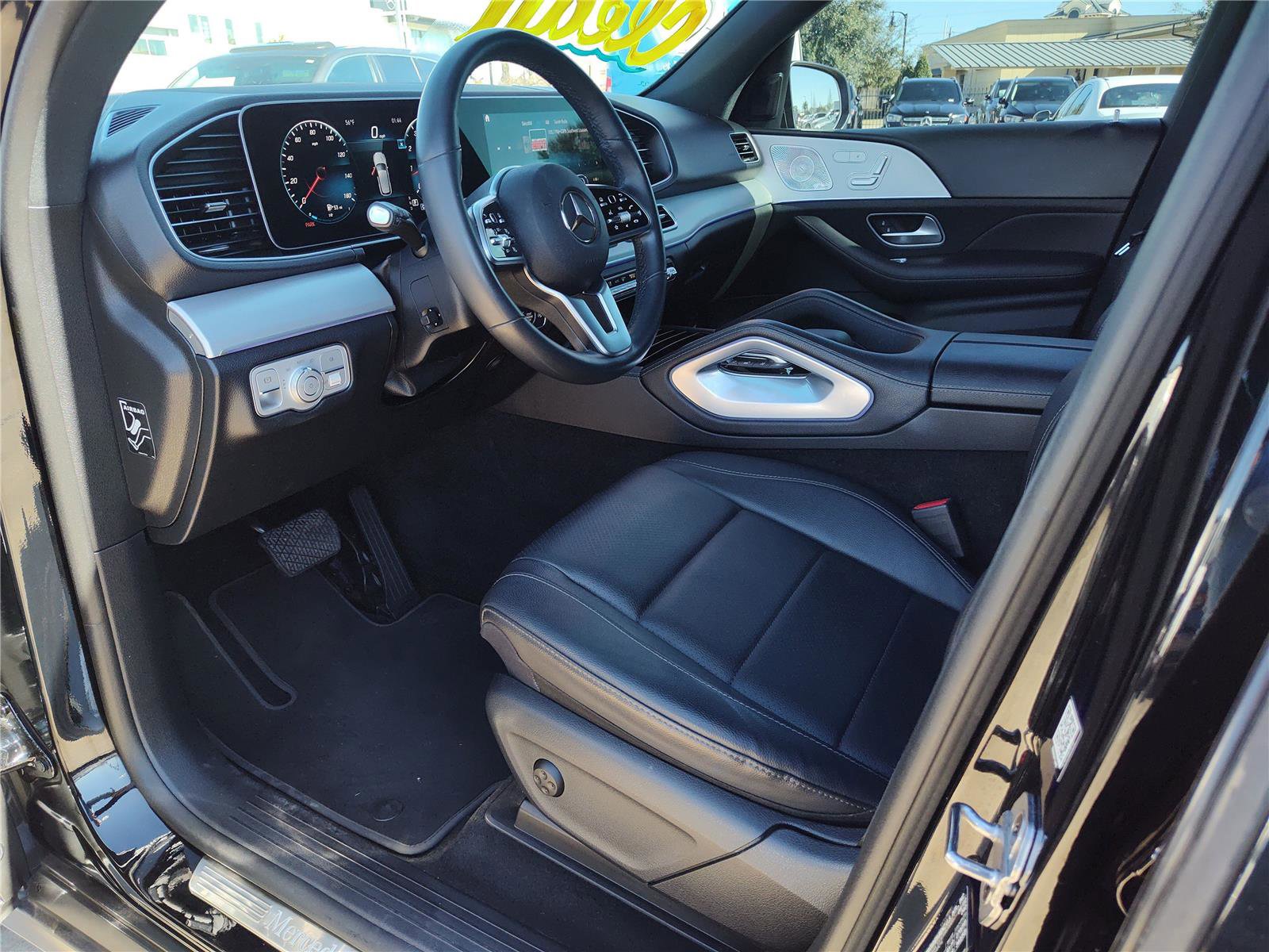Used 2022 Mercedes-Benz GLE 350 4MATIC image 2