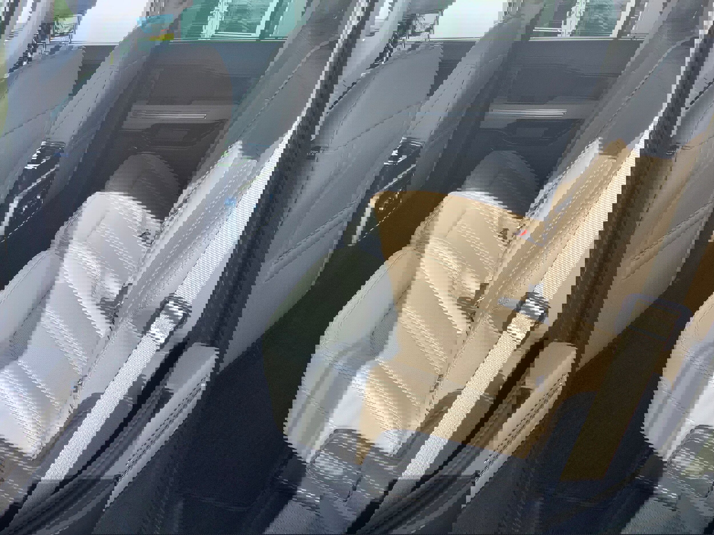 Used 2024 Ford Expedition Limited image 10