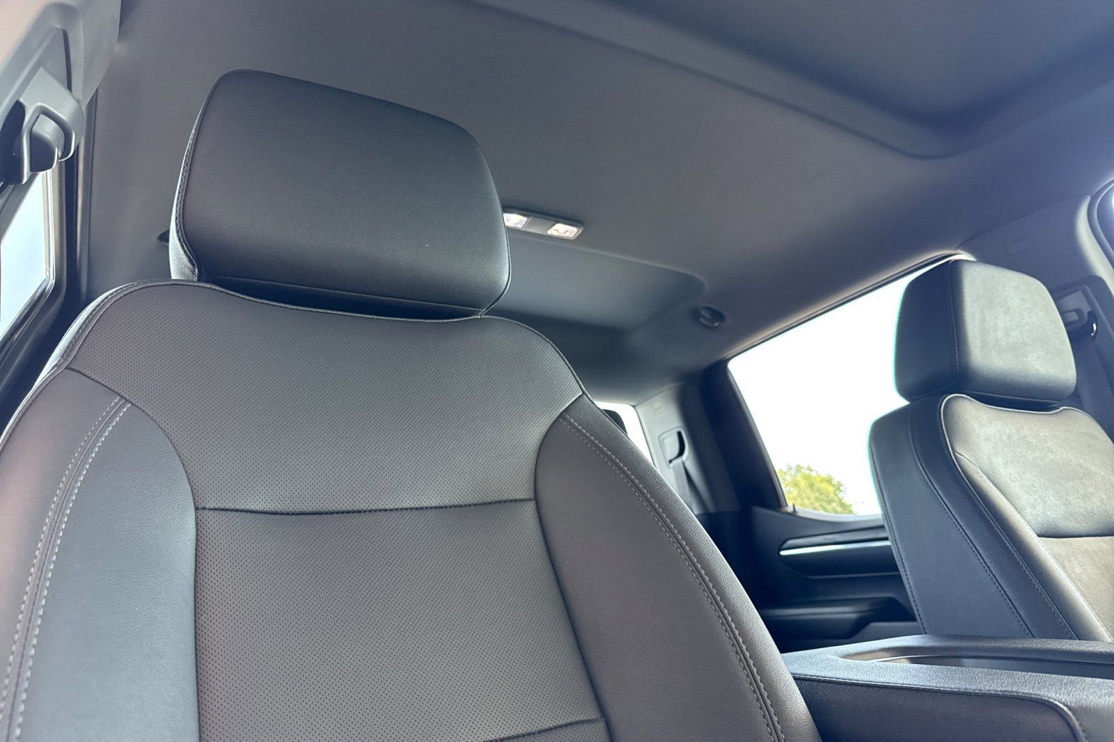 Used 2024 GMC Sierra 1500 SLT RWD image 19