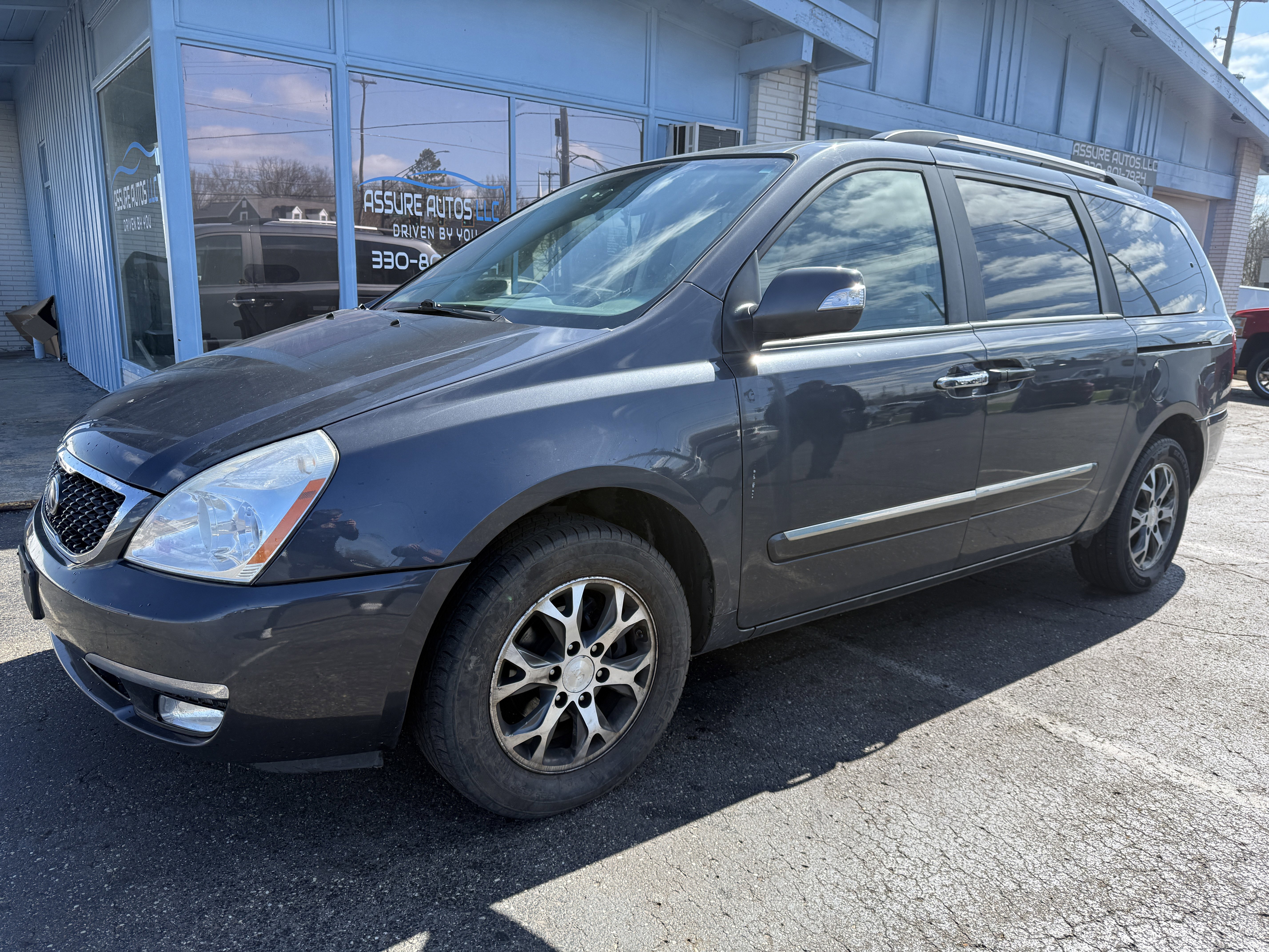 Used 2014 Kia Sedona EX w/ Luxury Package FWD image 1