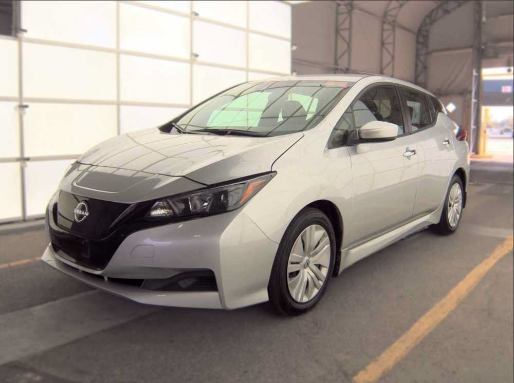 Used 2025 Nissan Leaf S FWD image 2