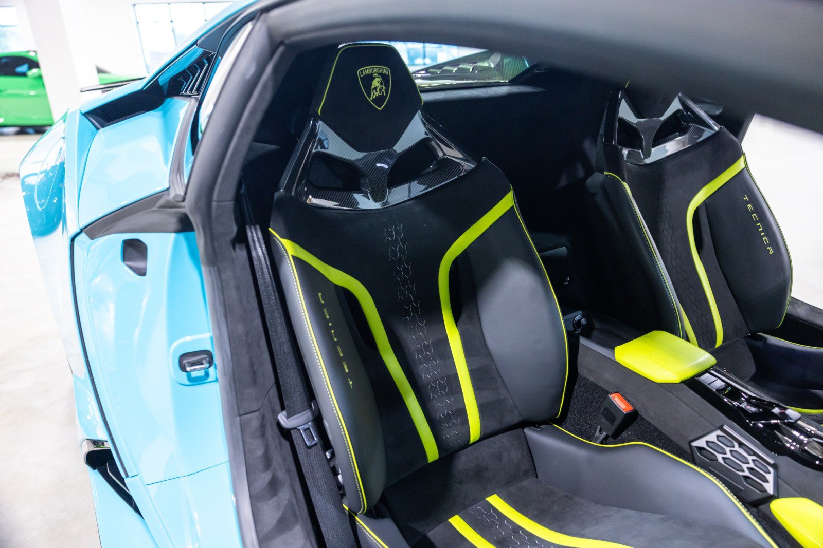 Used 2024 Lamborghini Huracan Tecnica RWD image 29