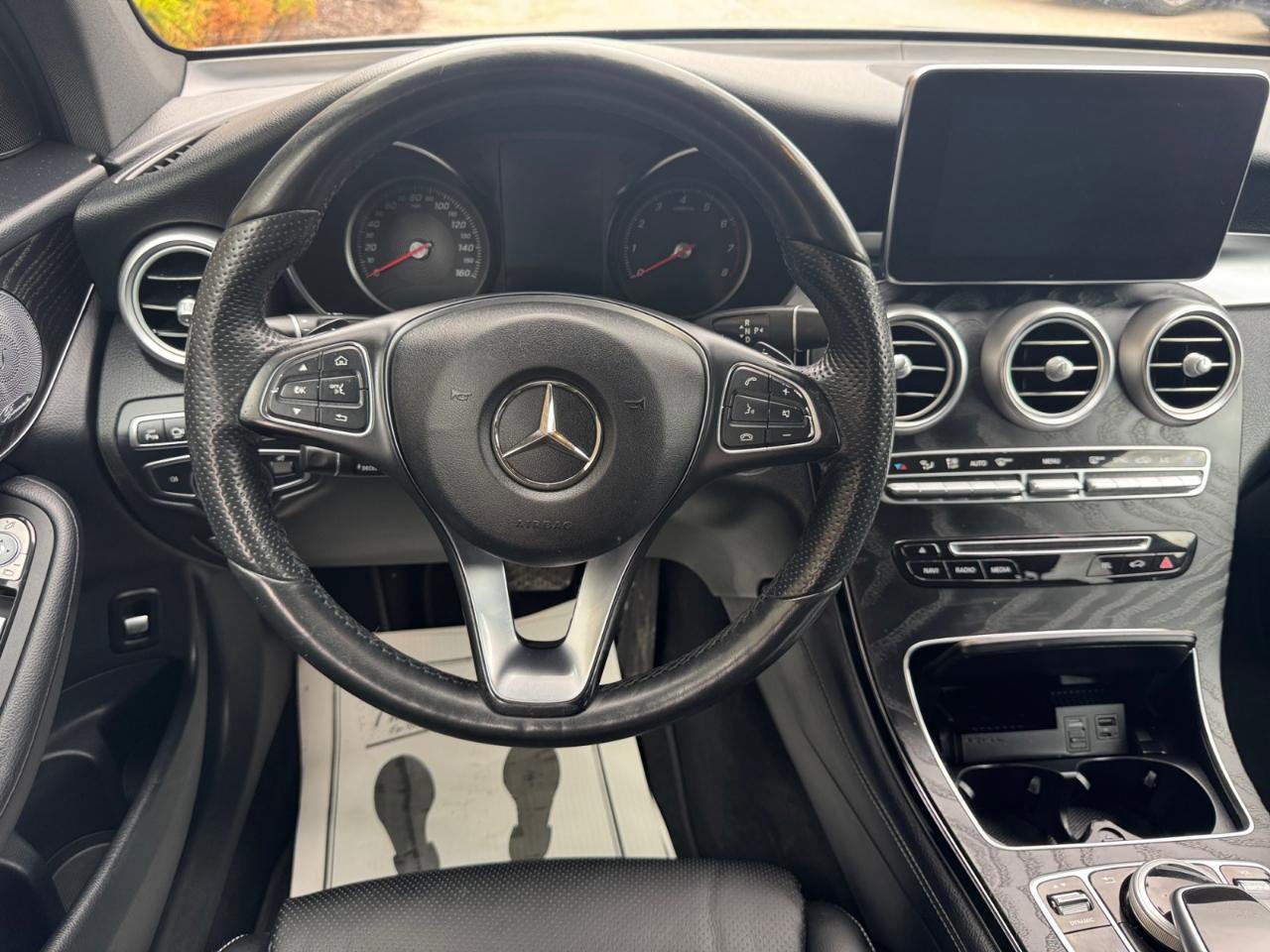 Used 2018 Mercedes-Benz GLC 300 4MATIC image 11