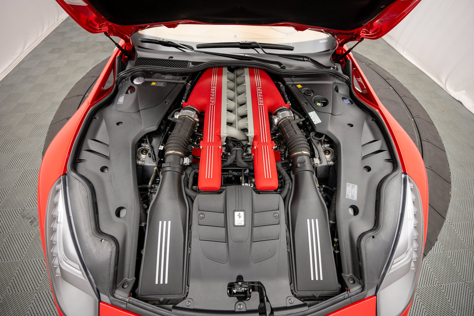Used 2016 Ferrari F12 Berlinetta RWD image 41