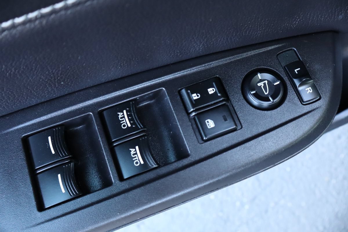 Used 2020 Acura ILX w/ Premium Package FWD image 27