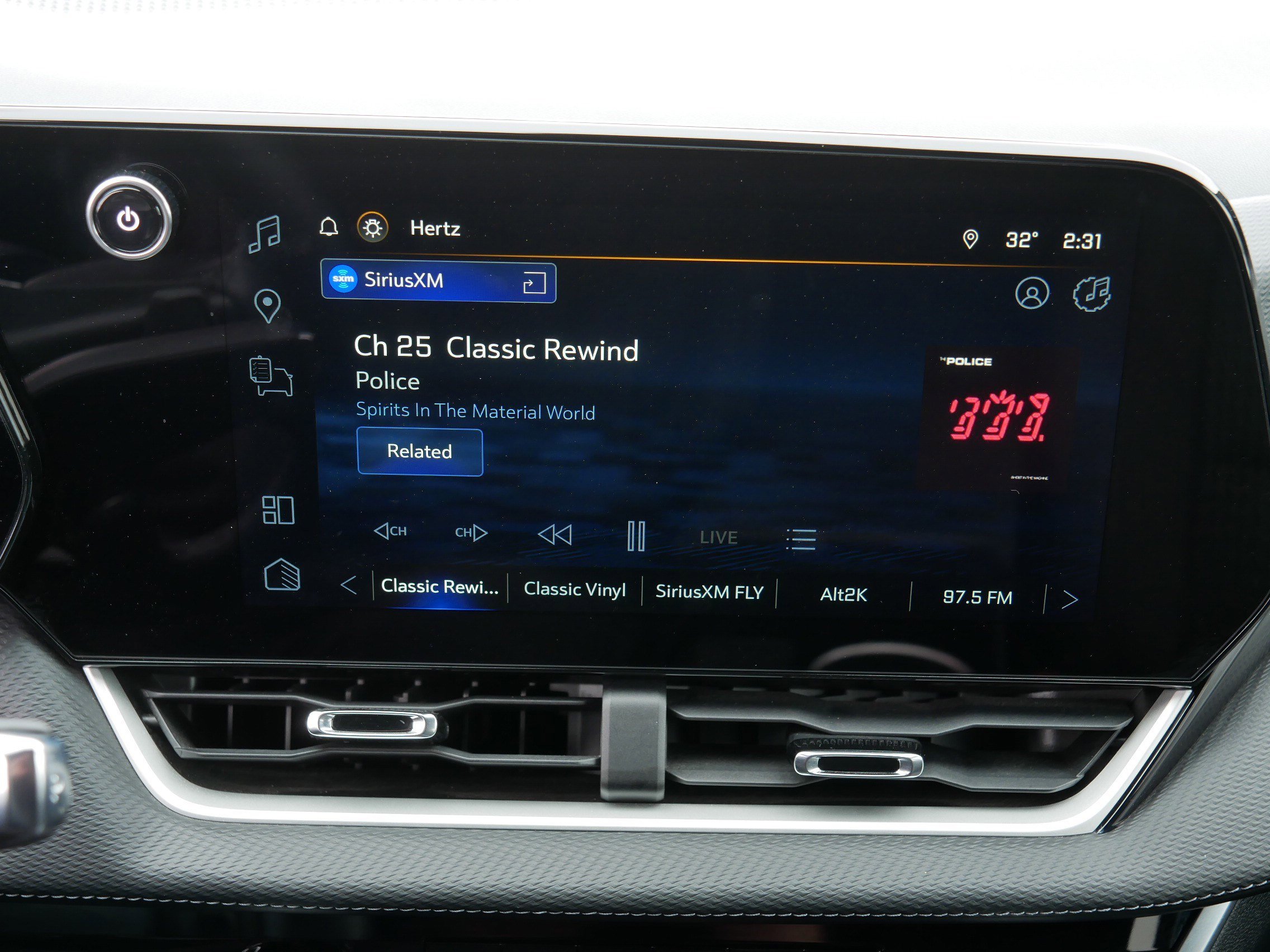 Used 2025 Chevrolet Equinox LT image 22