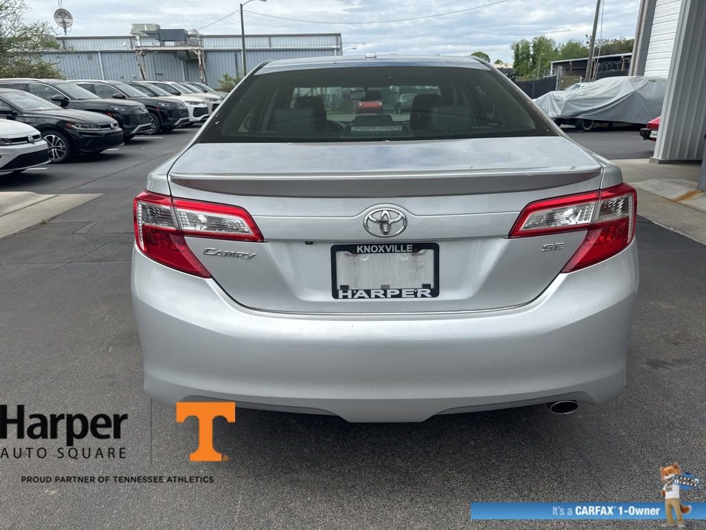 Used 2013 Toyota Camry SE w/ Leather Pkg image 4