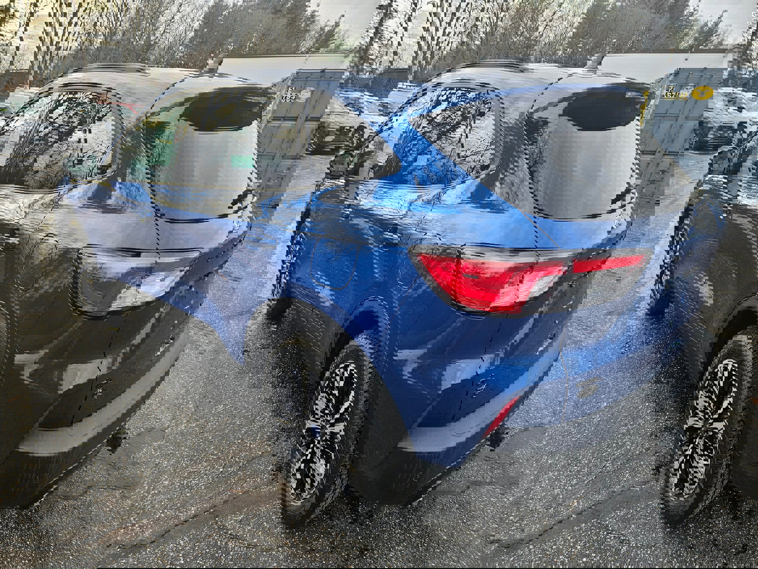 Certified 2022 Ford Escape SEL w/ SEL Stealth AWD Package image 7