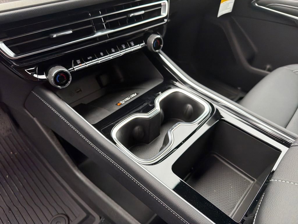 New 2026 Chevrolet Traverse LT w/ Midnight/Sport Edition image 19