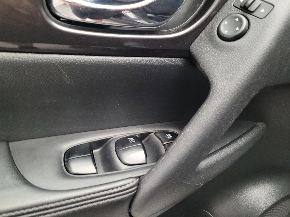 Used 2019 Nissan Rogue SV FWD image 27