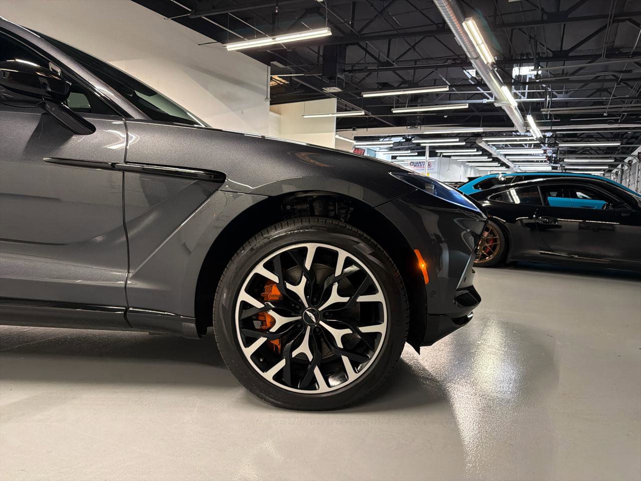 Used 2021 Aston Martin DBX AWD/4WD image 11