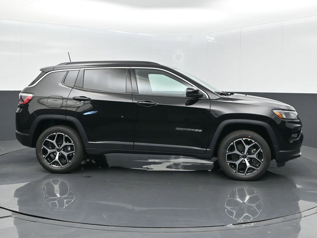 Used 2025 Jeep Compass Limited image 8