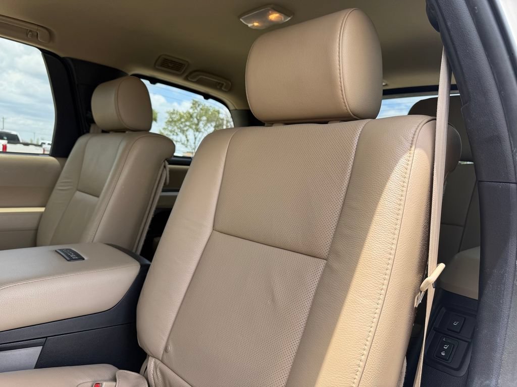 Used 2018 Toyota Sequoia Platinum RWD image 21
