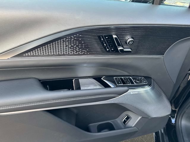 New 2026 Cadillac Lyriq V w/ LPO, Onyx Lite Package AWD/4WD image 15