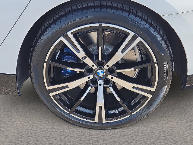 Used 2026 BMW 550e xDrive w/ Premium Package AWD/4WD image 8
