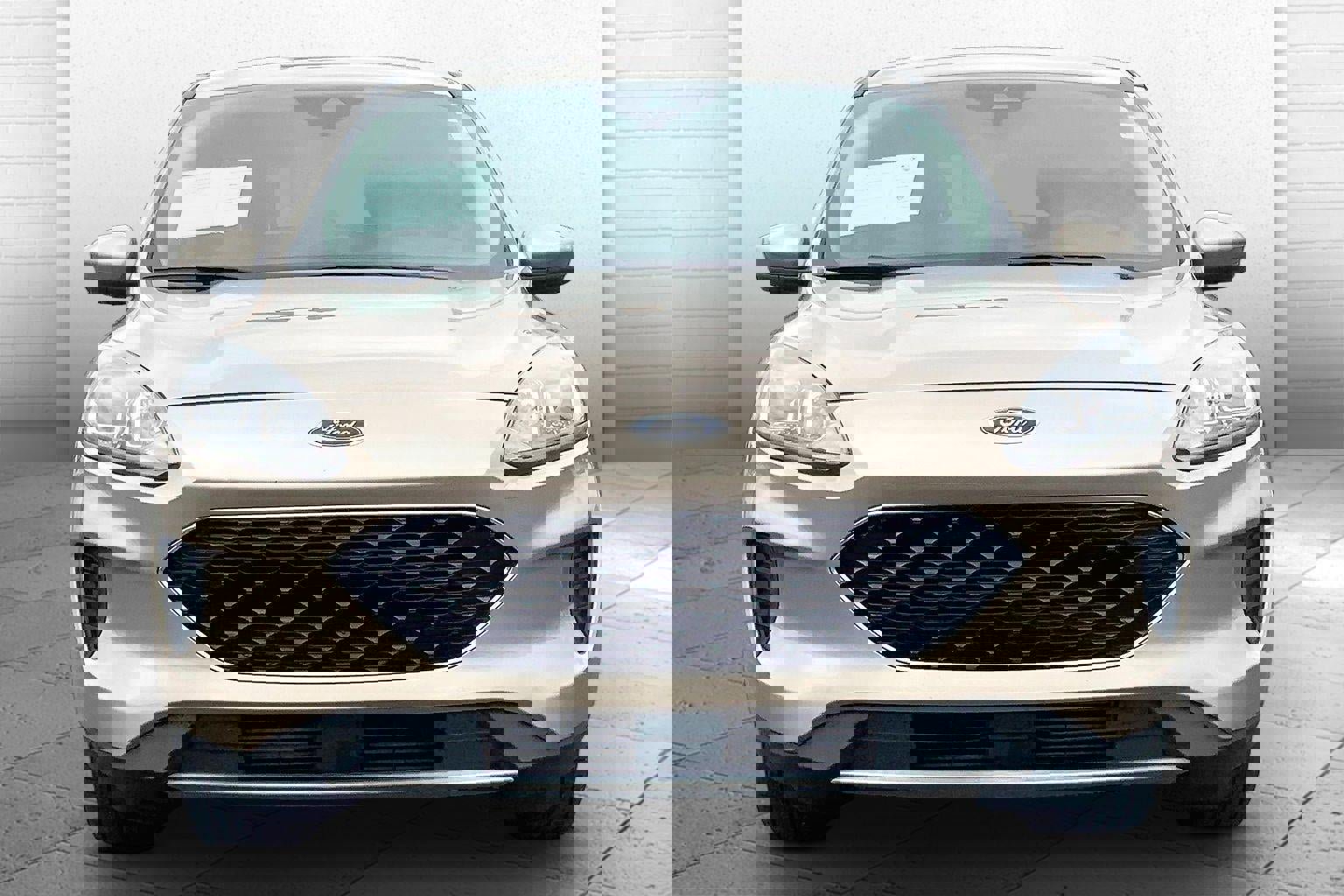 Used 2020 Ford Escape SE image 2