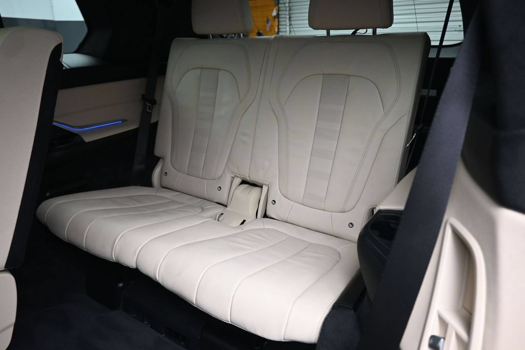 Used 2022 BMW X7 xDrive40i w/ Executive Package AWD/4WD image 41