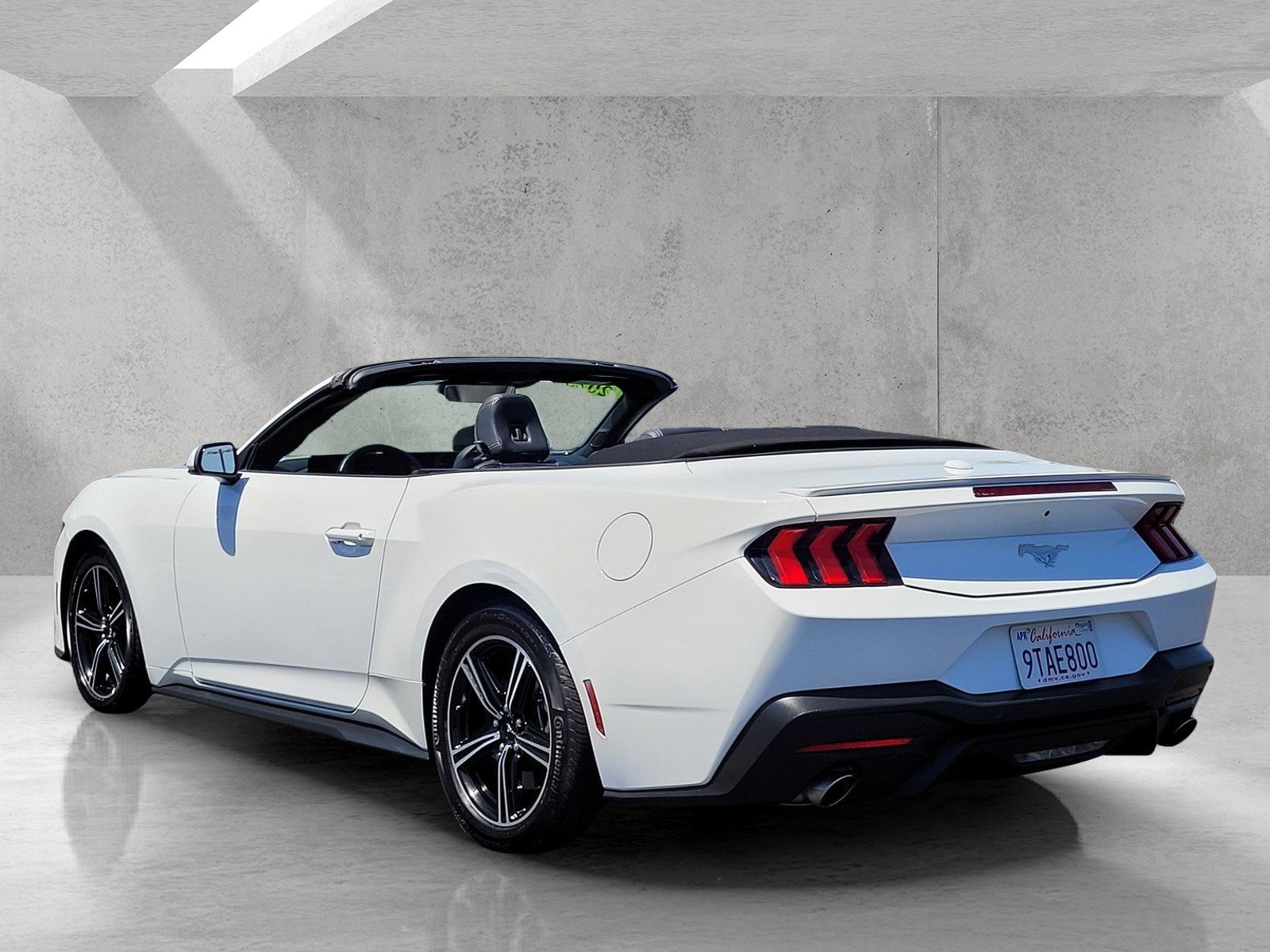 Used 2025 Ford Mustang Premium RWD image 7
