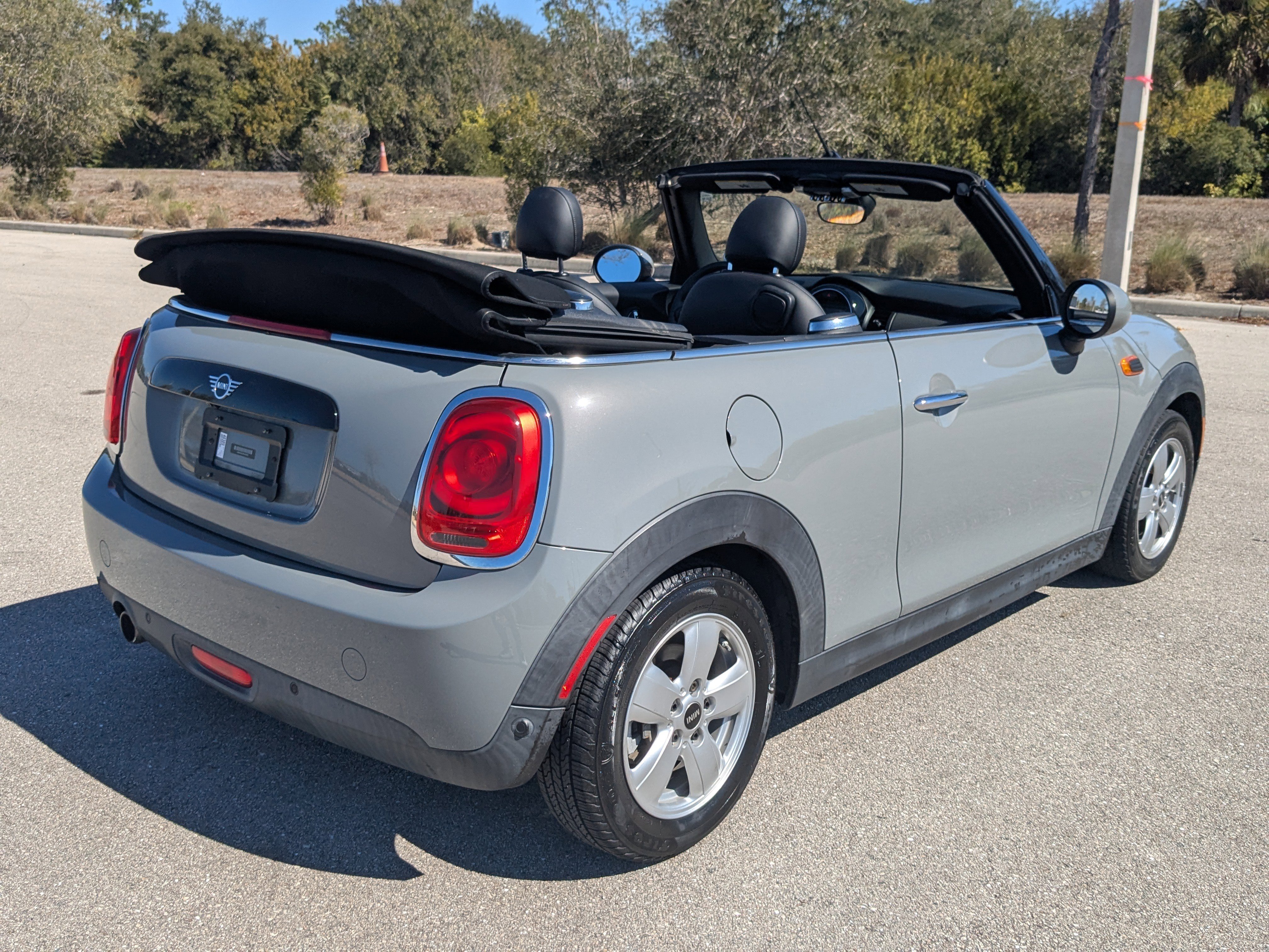 Used 2019 MINI Cooper Convertible image 4