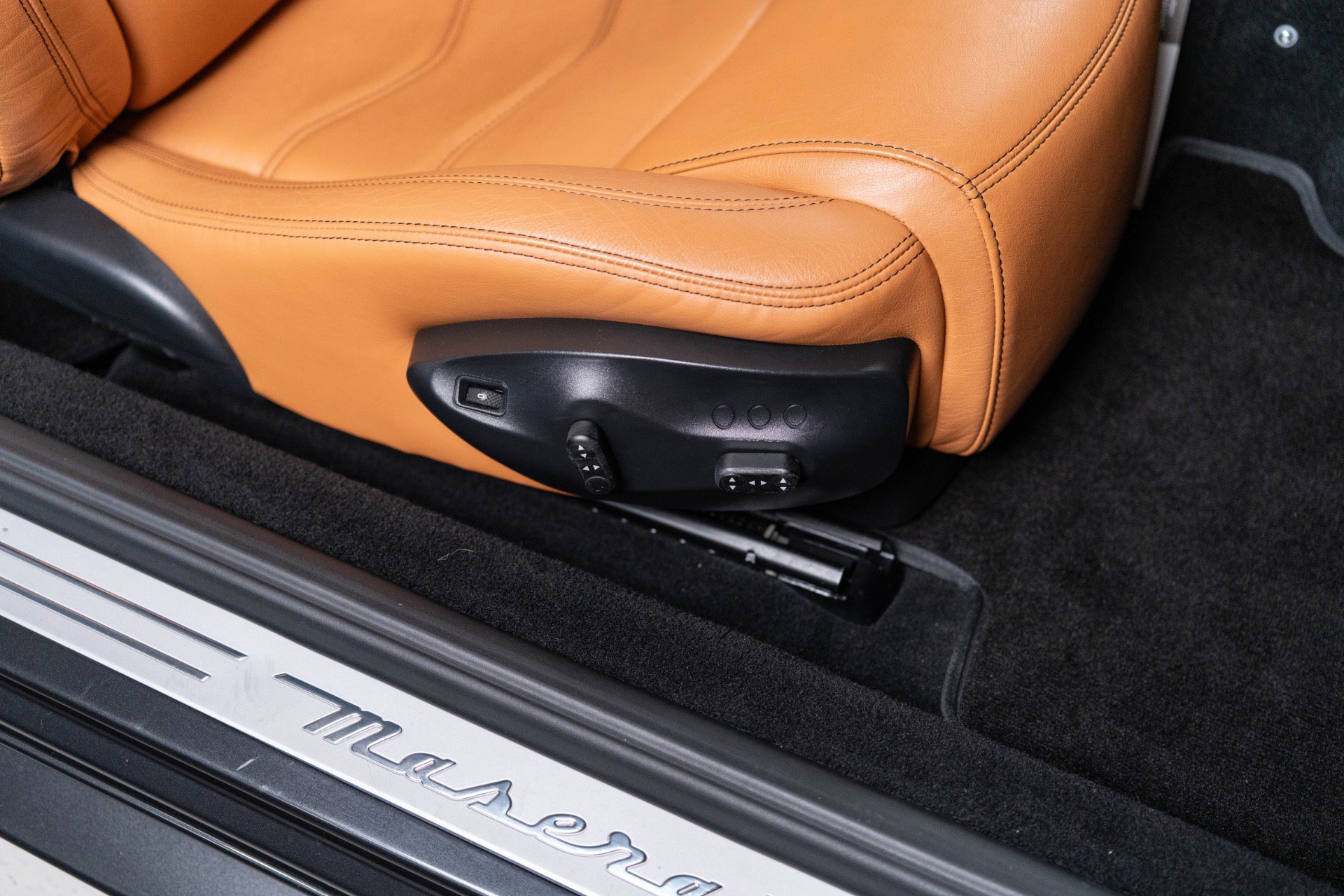 Used 2012 Maserati GranTurismo S image 50