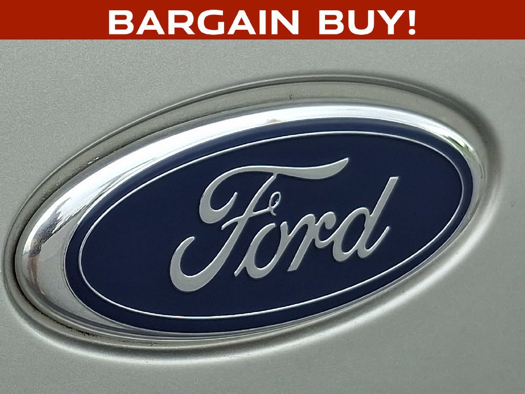 Used 2004 Ford Excursion XLT AWD/4WD image 30