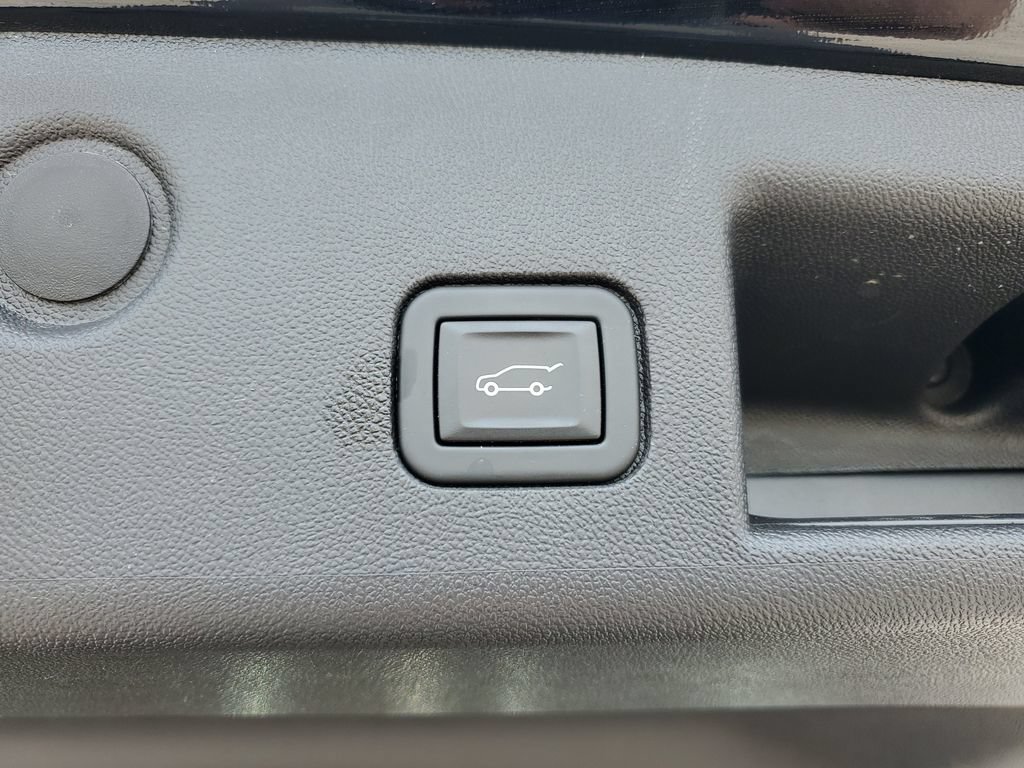 Used 2023 Chevrolet Equinox RS w/ LPO, Floor Liner Package AWD/4WD image 30