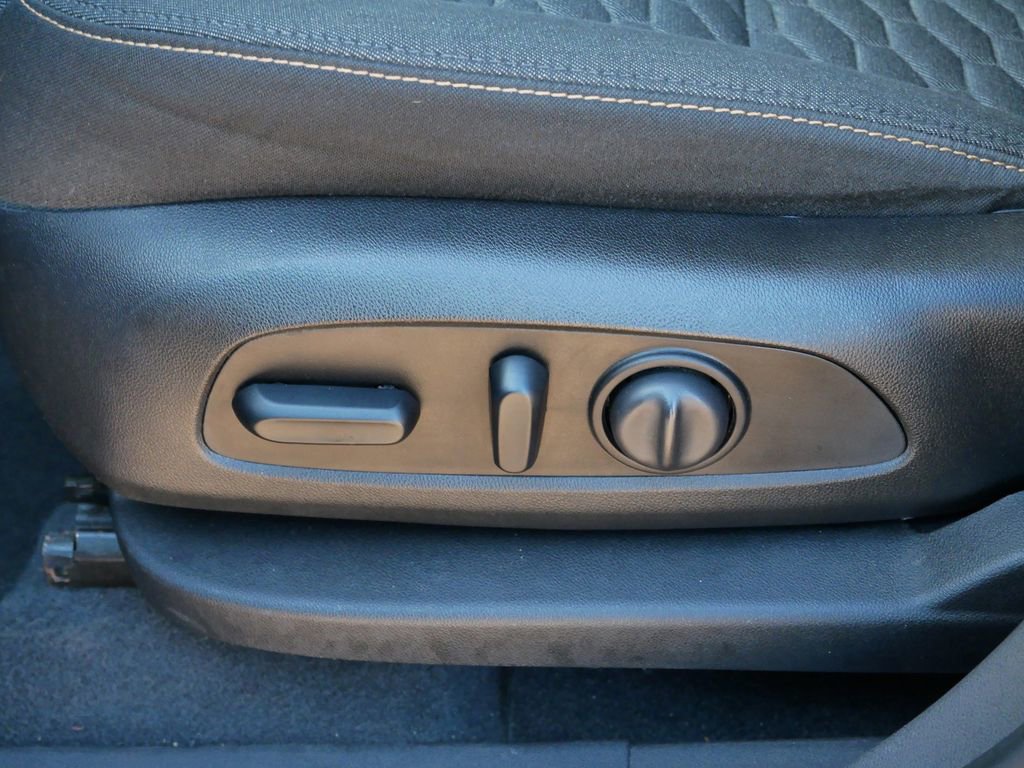 Used 2019 Chevrolet Equinox LT image 4