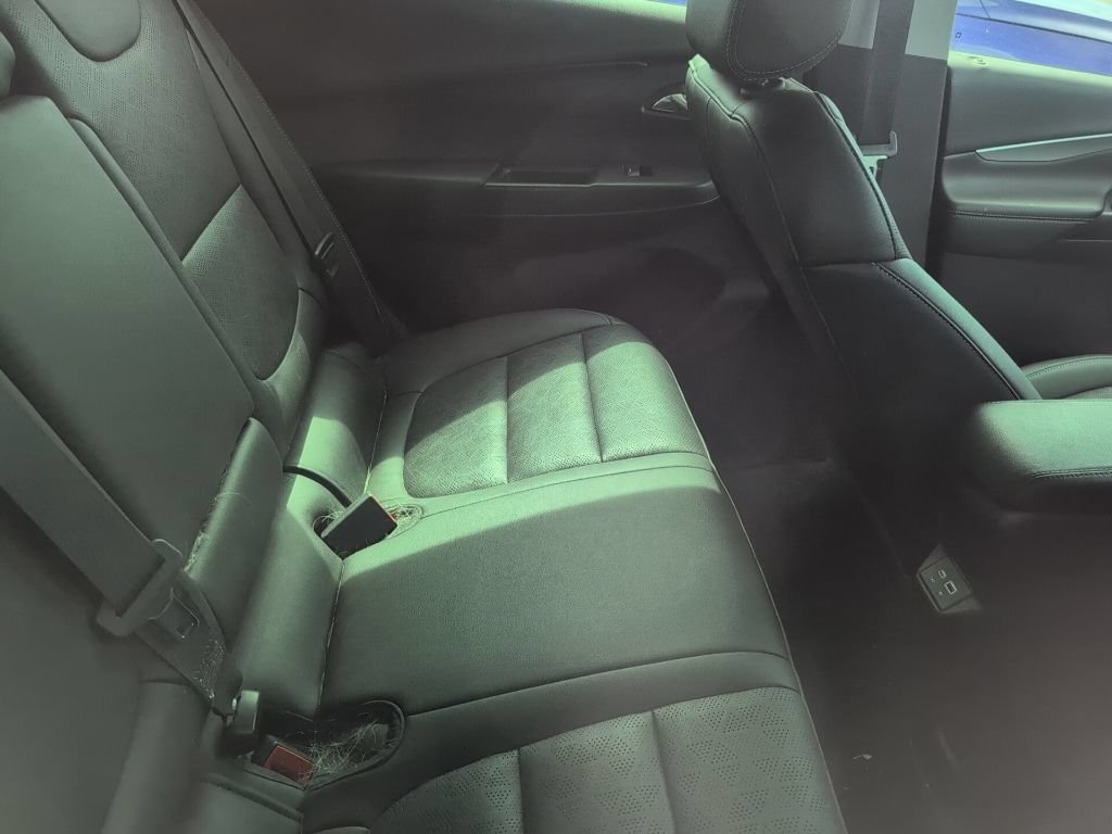 Certified 2023 Chevrolet Bolt LT w/ Infotainment Package FWD image 14