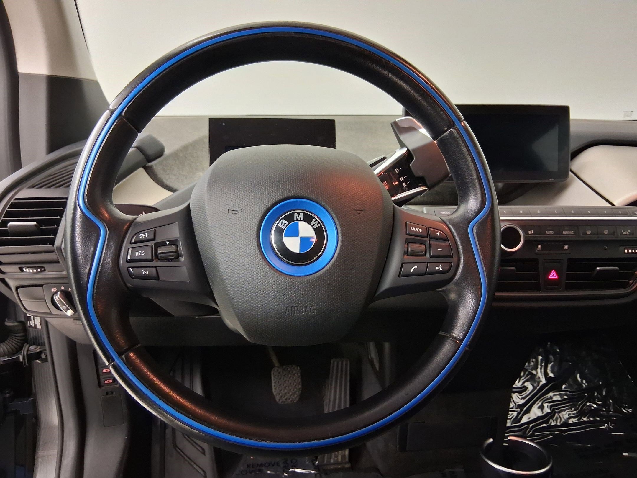 Used 2016 BMW i3 4dr HB w/Range Extender image 12