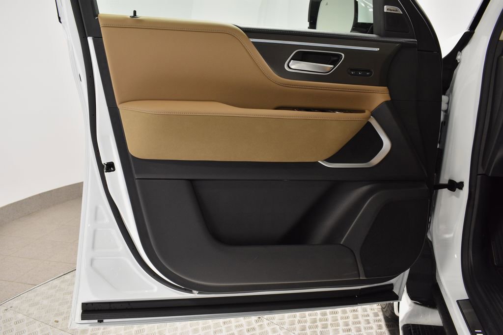 New 2026 INFINITI QX80 Luxe image 10