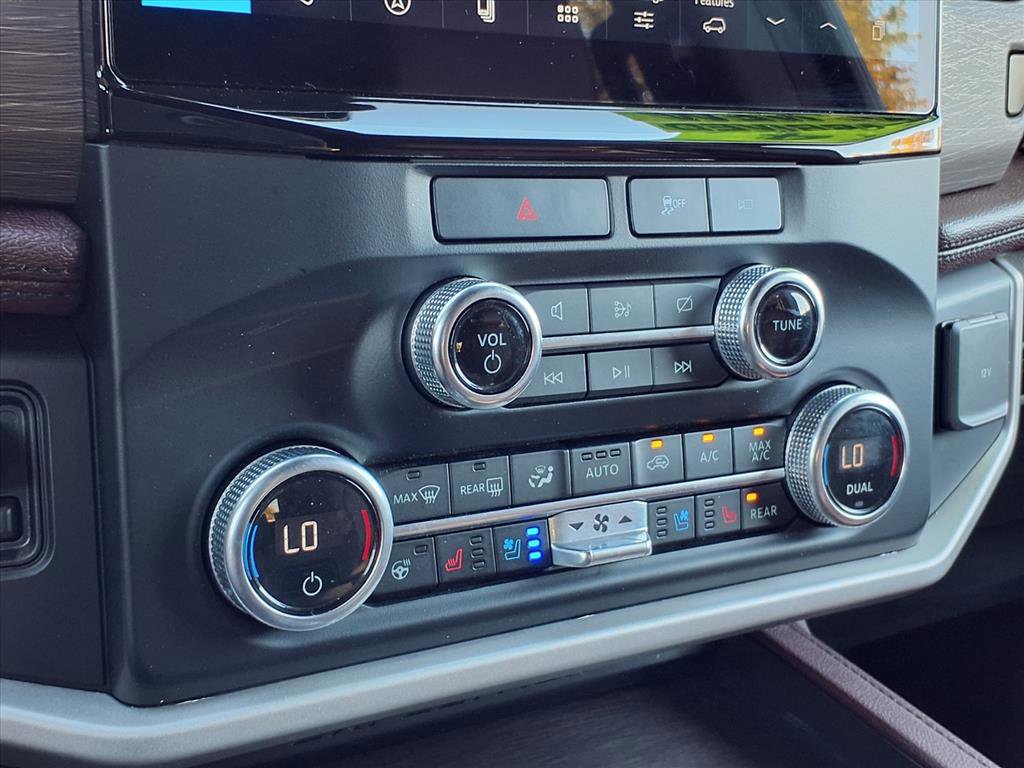 Used 2023 Ford Expedition Limited image 12