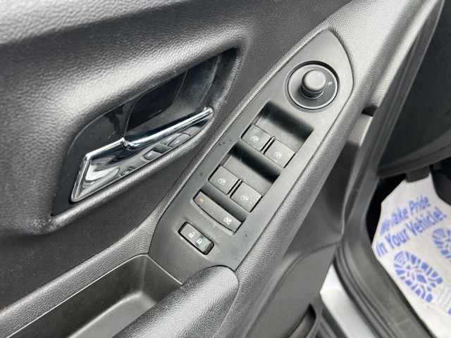 Used 2020 Chevrolet Trax LT w/ Driver Confidence Package FWD image 22