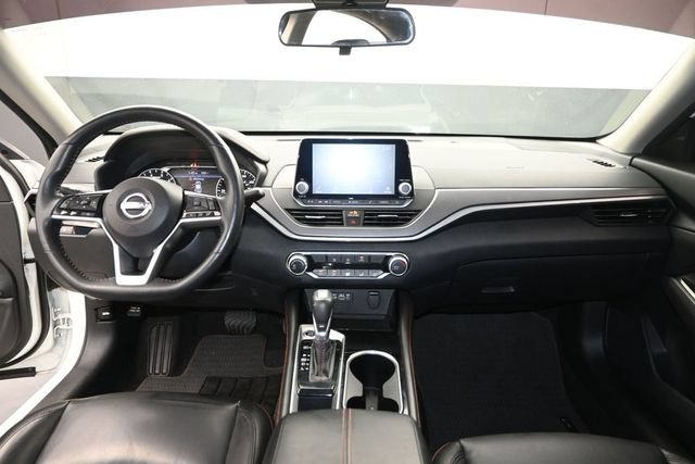 Used 2023 Nissan Altima 2.5 SR FWD image 12