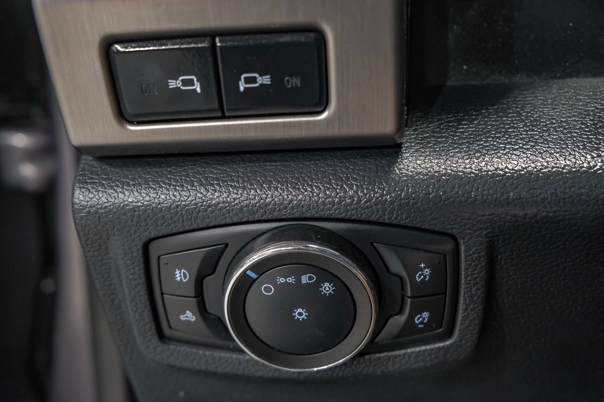 Used 2022 Ford F250 Platinum w/ FX4 Off-Road Package AWD/4WD image 28