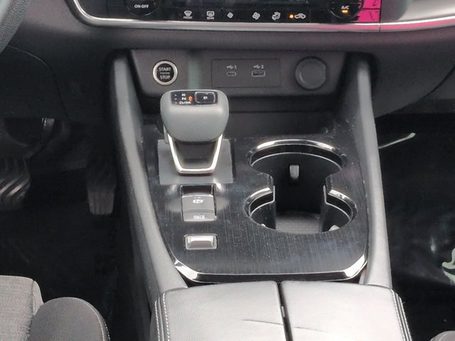Used 2023 Nissan Rogue SV FWD image 20
