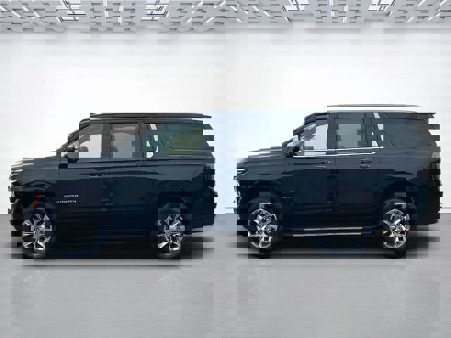 New 2026 Chevrolet Suburban Premier image 7