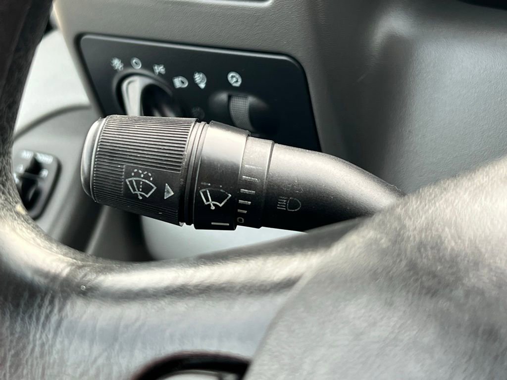 Used 2004 Ford F350 XLT image 25