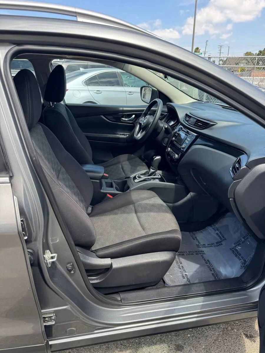 Used 2017 Nissan Rogue Sport SV FWD image 21