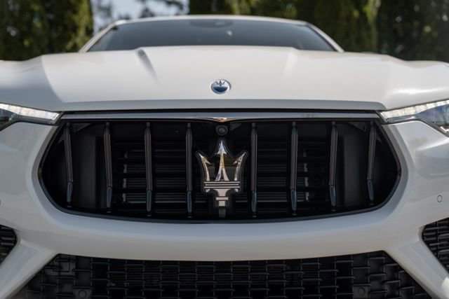 Used 2022 Maserati Levante Modena image 21