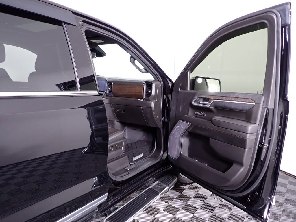 Used 2022 Chevrolet Silverado 1500 High Country AWD/4WD image 36
