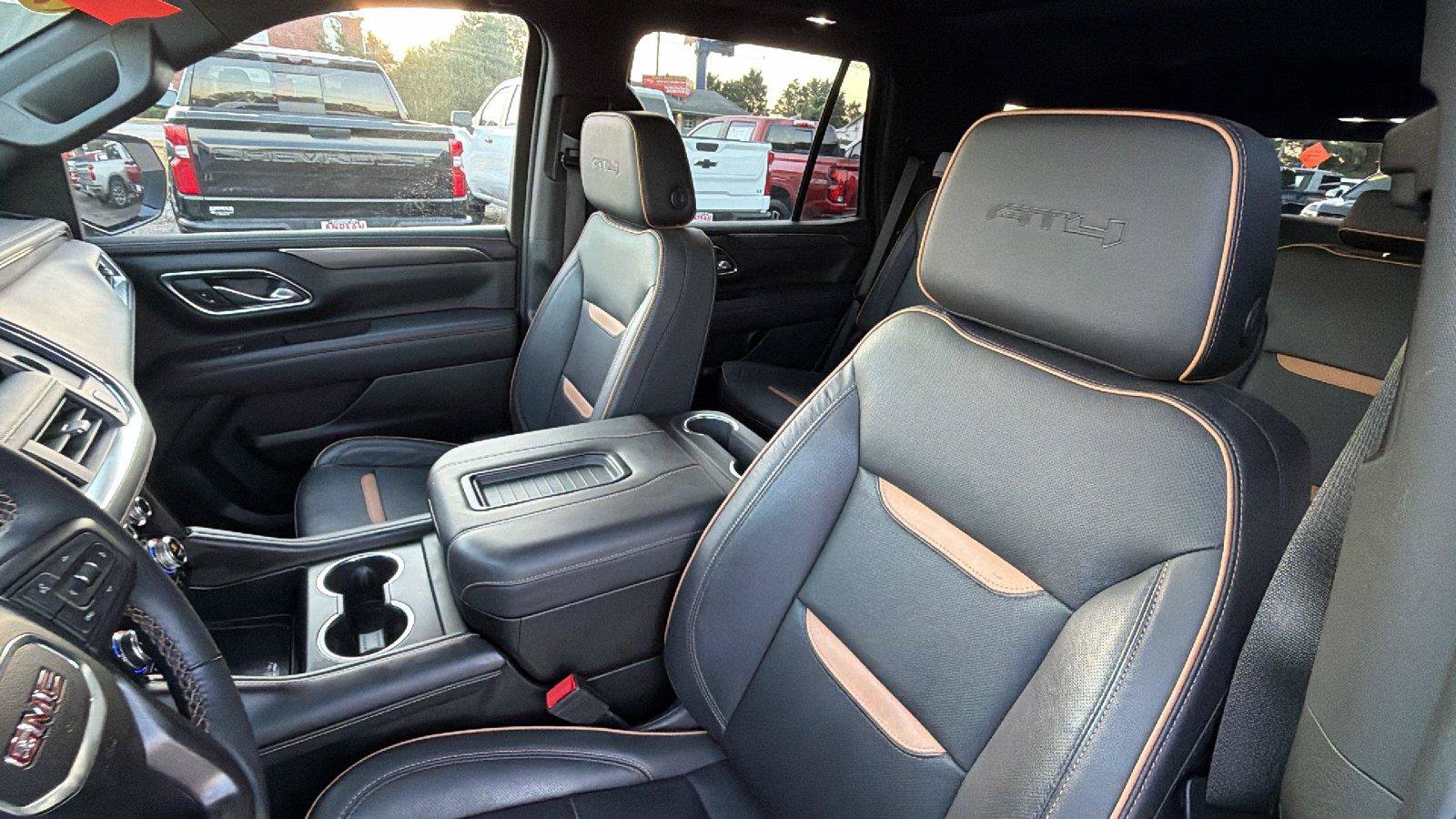 Used 2023 GMC Yukon AT4 w/ AT4 Premium Plus Package AWD/4WD image 18