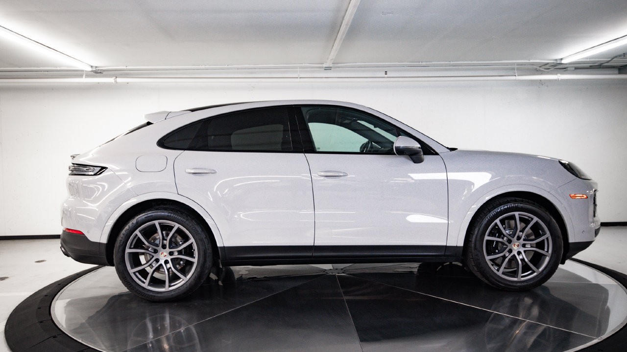 Certified 2024 Porsche Cayenne S AWD/4WD image 8